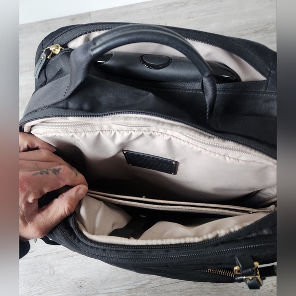 TUMI BLACK NYLON 2 WHEELED COMPACT CARRY ON - Picture 2 of 11